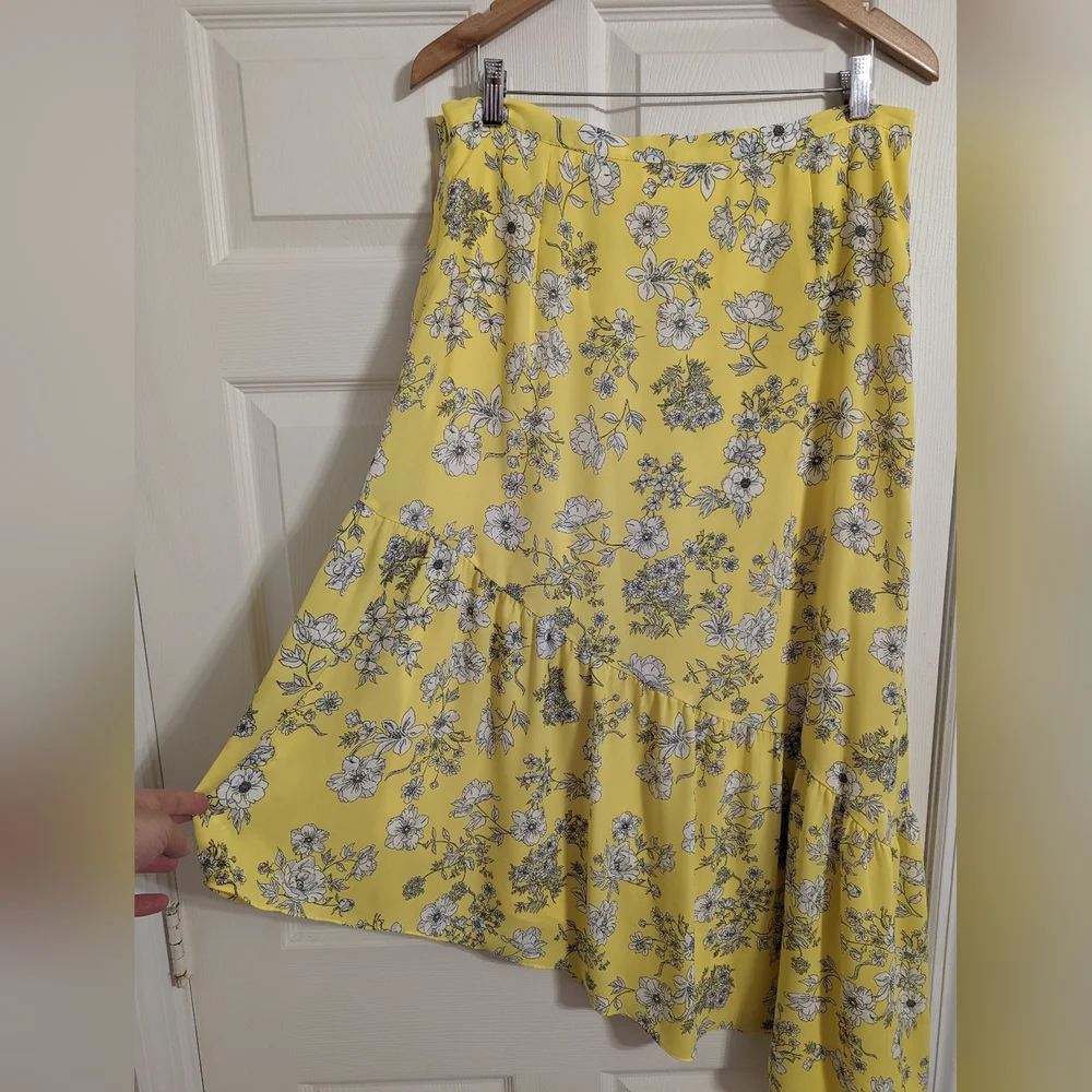 Gianni Bini skirt yellow floral asymmetrical hem size XL